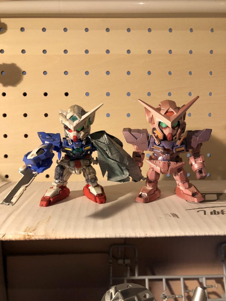 BB戦士と並べたらデザインもかなり違いますね。