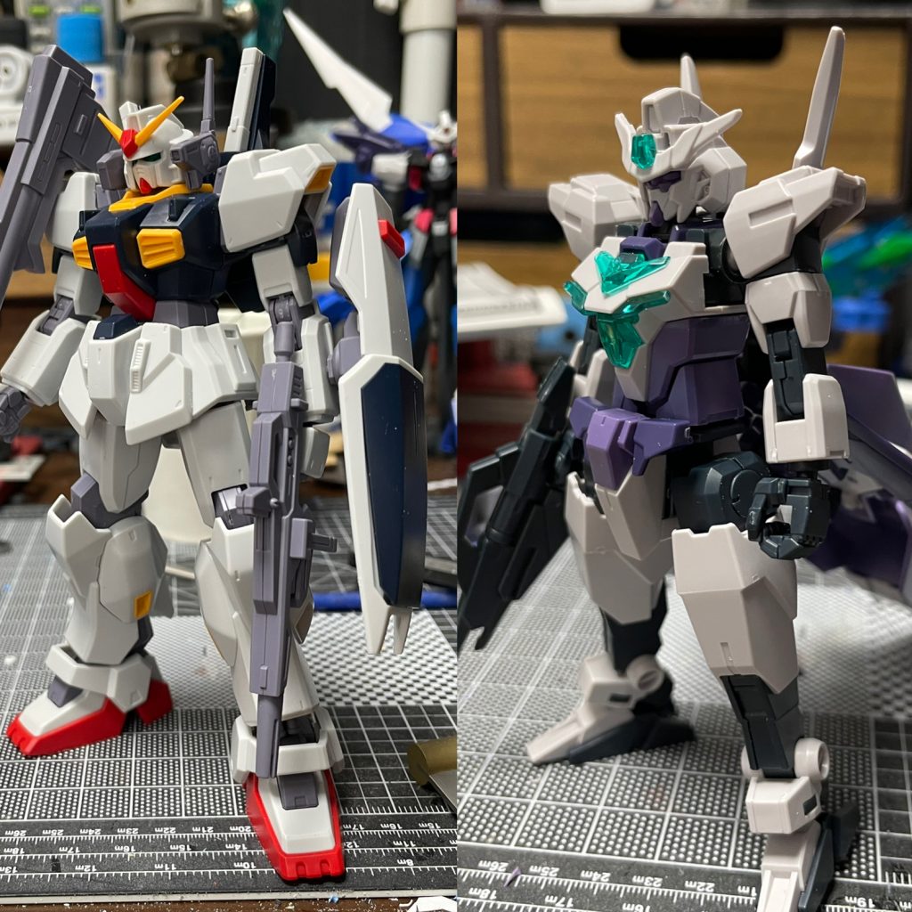 未練がましくマークⅡ組んで塗装だけして参加しようと思ってました。期限残り1ヶ月ってところで諦めて全然別のもの作ってましたが、ある方に副店長さんの制作スピードなら間に合いますよと言われ、ええ!?マジで!?と思ってやってみることに。各関節合わせたりすると時間かかるしアーマーいっぱい余ってるのでコアガンダムをポン付けすることに。ちょっといじったのはバックパックと胸の装甲くらい。普段こだわるようなところは無視しようと硬く誓いました。ちなみに始めたのは9/21からです。