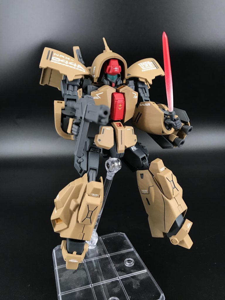 背中のスラスターにはガンダム MK-Ⅱのような形でビームサーベルを取り付けています。ビームサーベルは余っていたガイアガンダムの物を使いました。