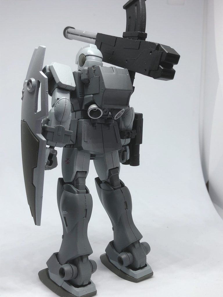 本機は一年戦争後半で開発されたものの第一次ネオジオン抗争終結時にはすでに旧式化していたジムコマンドを主に中近距離対応の汎用機として改修された機体である