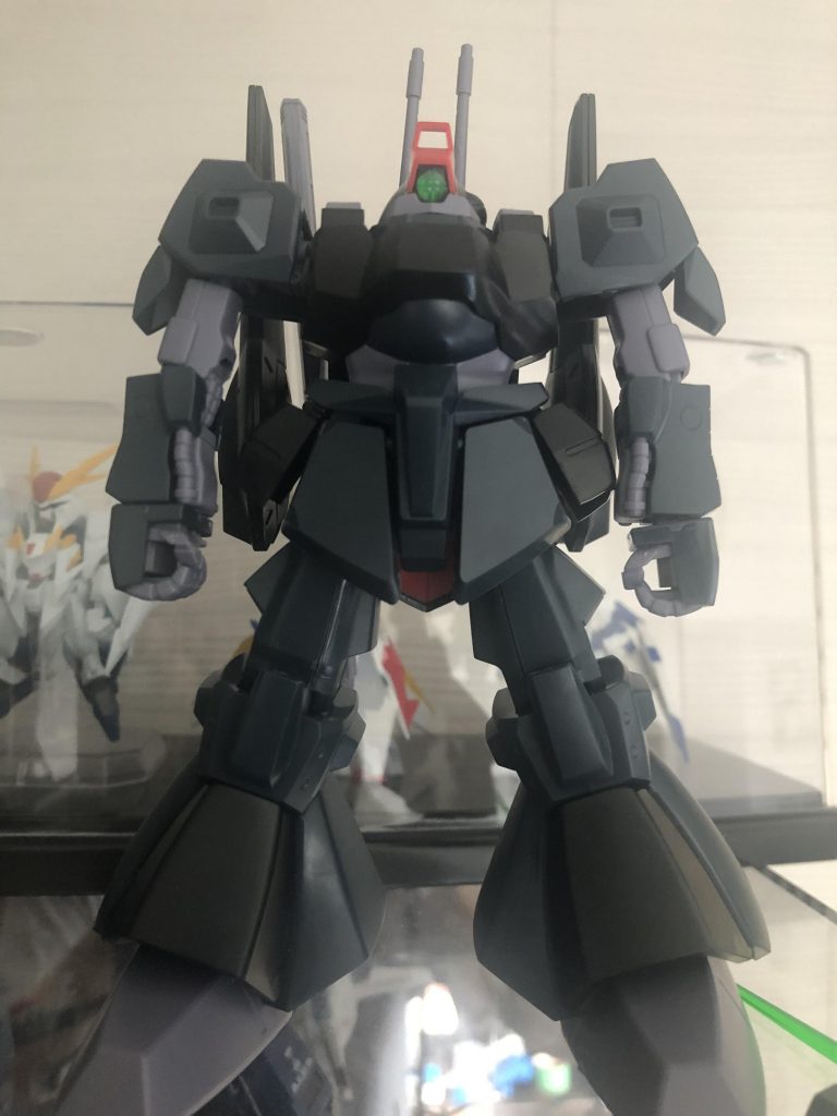 素組ショット。胴部が短くもっさり感あったので腹部をプラ板追加して伸ばしてみました。あと全体的に丸みを帯びていたので、ヤスってエッジを立たせています。