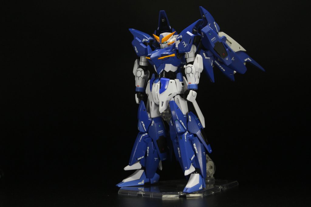 ▲フロントショット思いつきでフロントアーマーをワンポイント青で塗装したことにより引き締まってくれました。