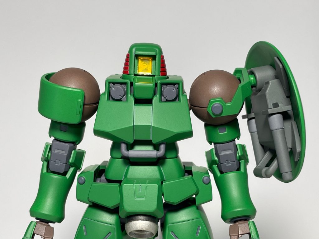 正面バストアップ。