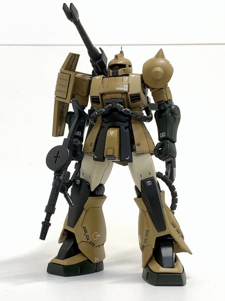 【全身】ベースキットの出来が良いので何もしなくても満足の仕上がりですが、ガンダムUC登場のデザインに合わせて変更を加えています。