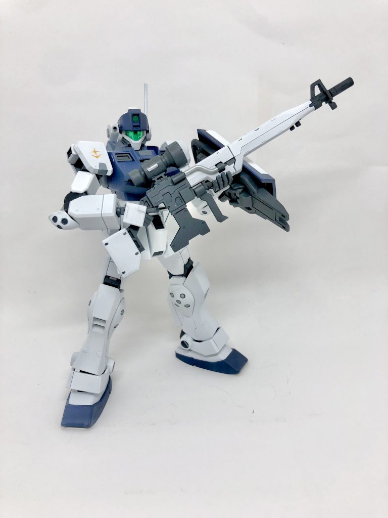 上腕を1ミリ延長してスナII特有の華奢さを抑え、さらに足首に可動軸を追加して接地性を高めています。