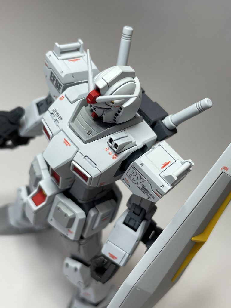 特徴的なアンテナ形状は再現しませんでしたが、個人的にはこちらの方が好みです。