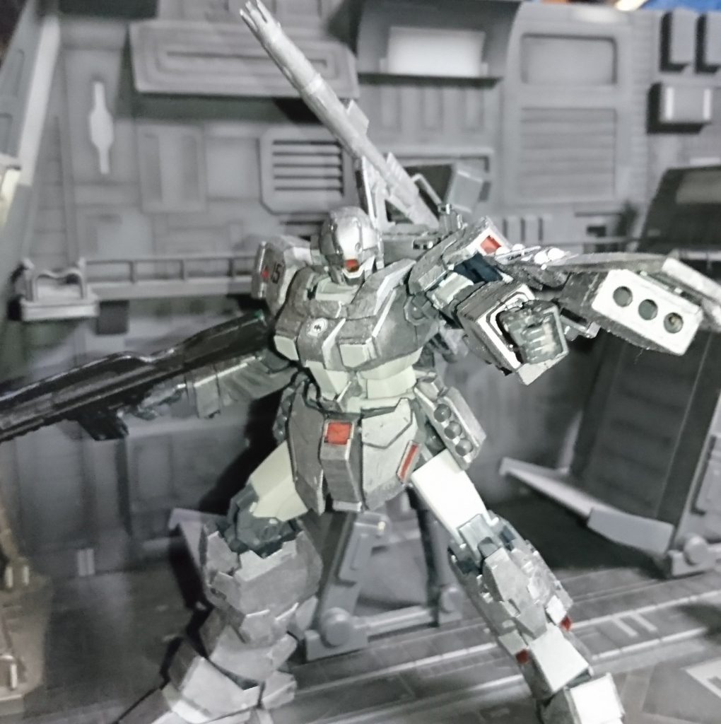 シールド裏にも３連ミサイル