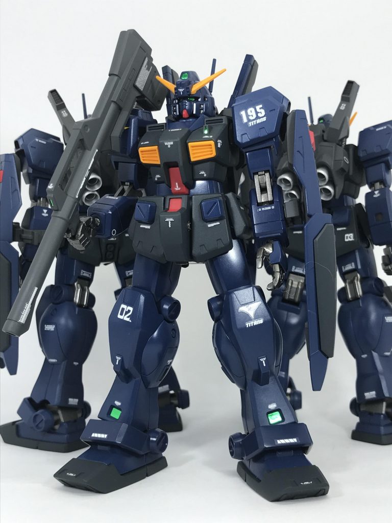 2号機(機体No.195)バズーカ装備型。バズーカはパワードジムから流用しました。