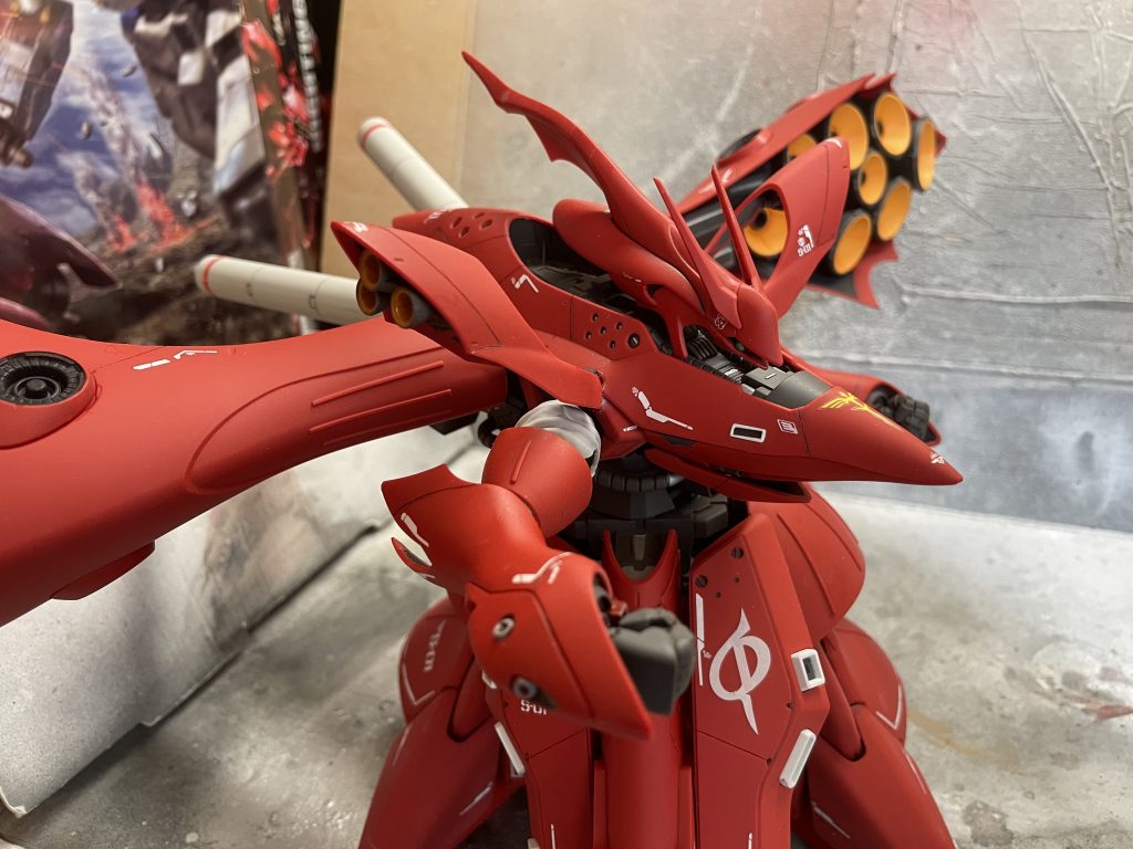 大推力を利用したパンチ。これを喰らって壊れないHi-ν半端ねぇ…