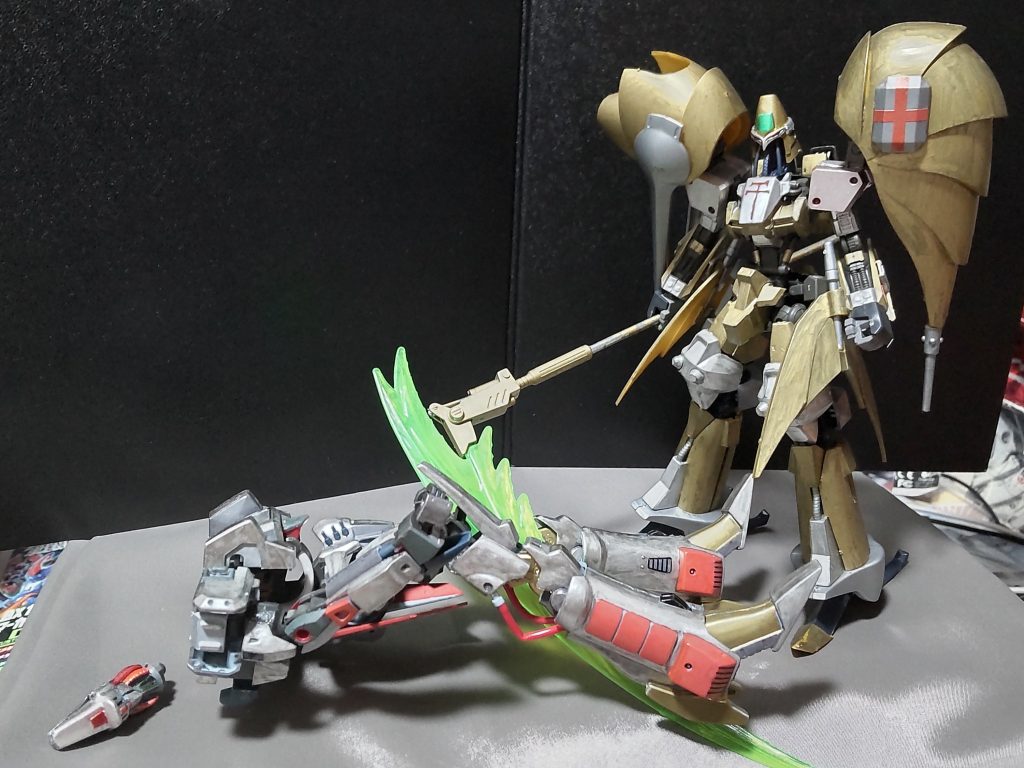 最終回よりバイオリレーションシステムにより無敵状態のオージに嬲り殺しあってしまうエルガイムmk2。アマンダラ「私の両親は、これ以上にむごいやり方でヤーマンになぶり殺しにされた!」「それに比べたら、私は優しい男だと思って欲しいな!」ダバ「そんなデタラメを!」