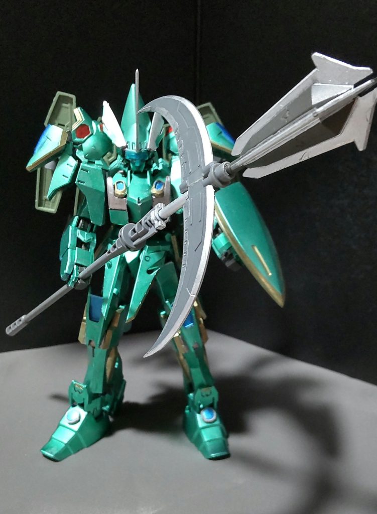 本機のメイン武器はこの「ハーケンメイス」になります。打撃と斬撃の両方が可能となっているが、扱うには相当の腕が要求される。