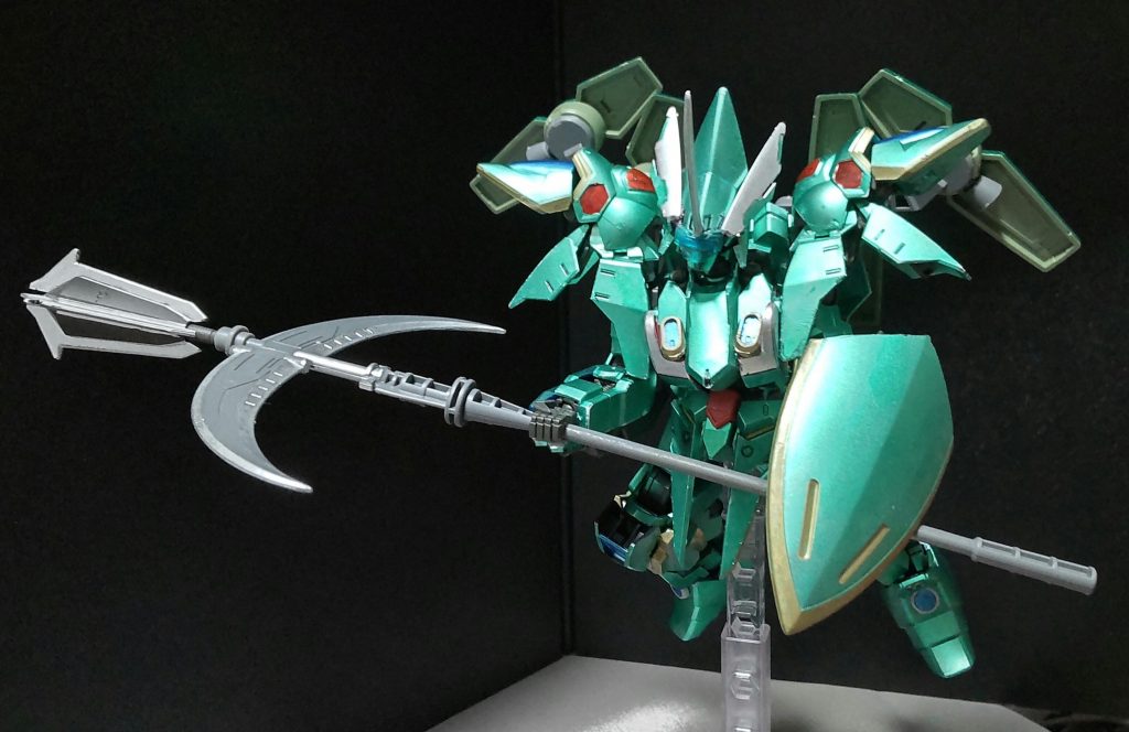 因みにこの機体は飛行可能です。重装甲ながら機動性は高く、敵に回したくないタイプです。