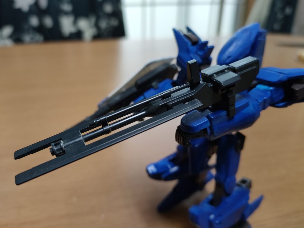 ティエレンの滑空砲をレールガンに設定して左腕に装備。本来ミサイルポットを懸架するがグノーシスモデルみたく砲を装備。