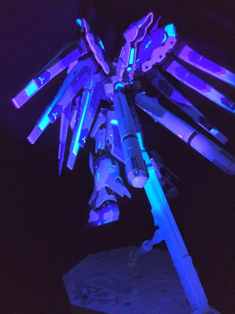 RX-93-ν2　Hi-ν GUNDAM–2枚目/制作者：sea