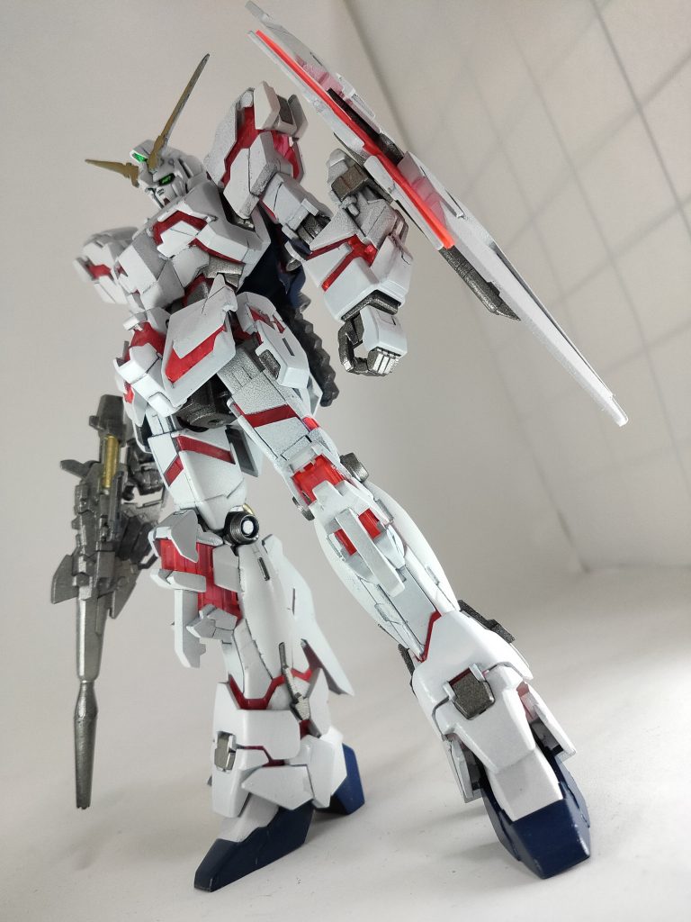 首を1mm、ヒザを3~4mm位延長した位です