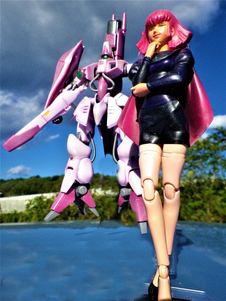 設定では黒タイツですが？個人的趣味で”生足”仕様としました（笑）