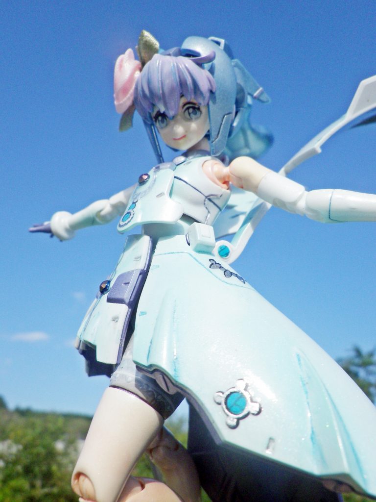 フライングシーンの再現なので　それに伴って脚部パーツはフィギュアライズスタンダードの最新キット？ラクス様から流用となりました。スパッツも百均のネイルシールでドレスアップです。