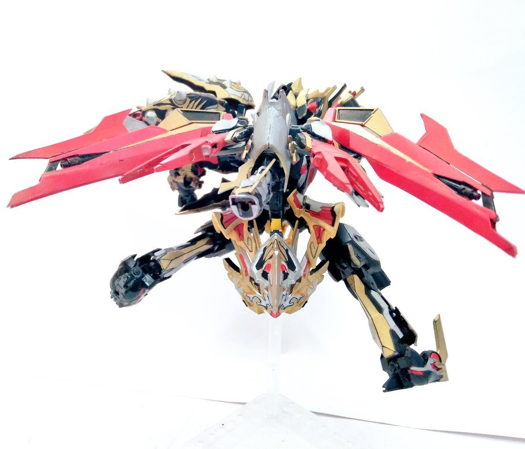 後ろはこんな感じ。　「ウリエル」の時もそうでしたが、背面を違和感なくまとめられたのではないでしょうか。