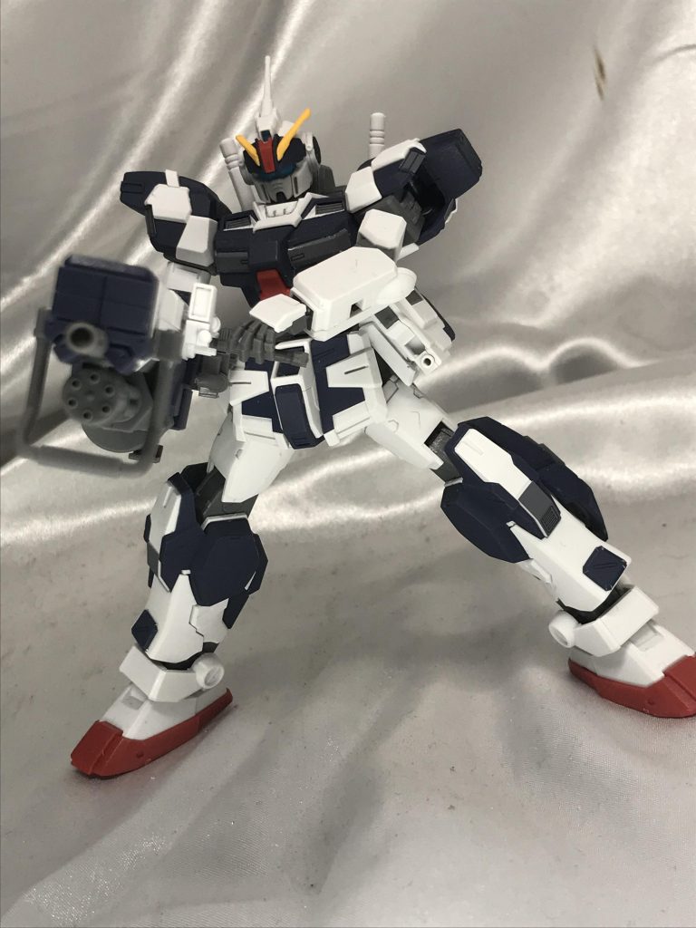 両手で構えるのがとにかくかっこいいです(///▽///)大きく腰を抑えて構えるとこの銃の強さが表現できて素晴らしいです。ミサイルとキャノンとガトリングとか男の子が絶対好きな武器が揃ってます(///▽///)