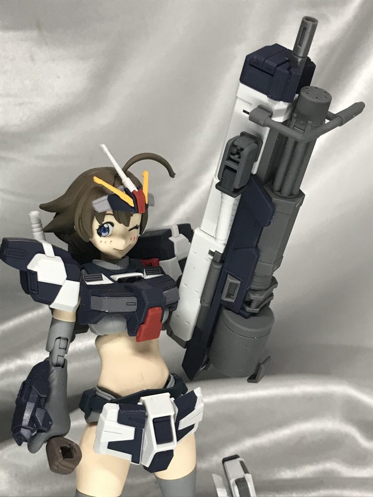 ごつい武器。複合ウェポンはやはりいいですね(///▽///)本来は右腕装備なのですが、並べたい相手がいたので今回は左腕に付けました。