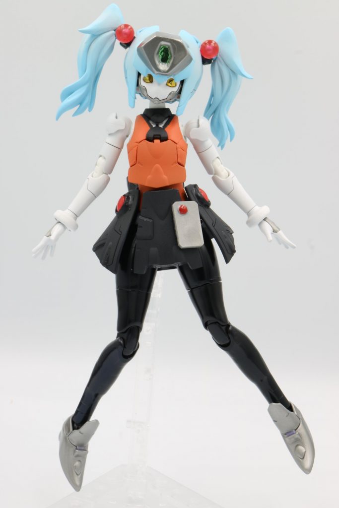 MSモード。頭部に装備された大型センサー状のパーツは、センサーではなくGN粒子の放出に指向性を持たせるための武装になっている。