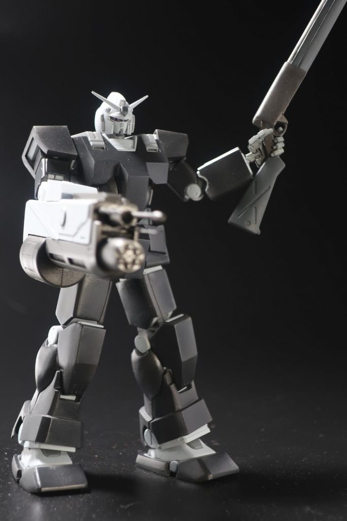 このガンダムの建造目的は「ジオン残党の基地のみを単機で制圧すること」です。ゲリラ組織はそれだけで維持することは難しく、地域と密接なつながりを持っているものです。そうした地域に害を及ぼさず、残党とその基地のみを徹底的に叩くためのガンダムです。