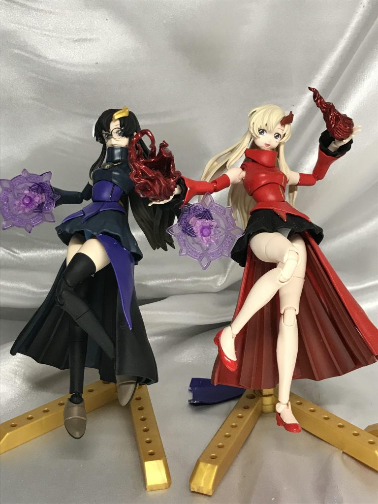 一人目と一緒に。紫魔法陣は今回の子のものだったので、一人目は赤いオーラに変更しました。