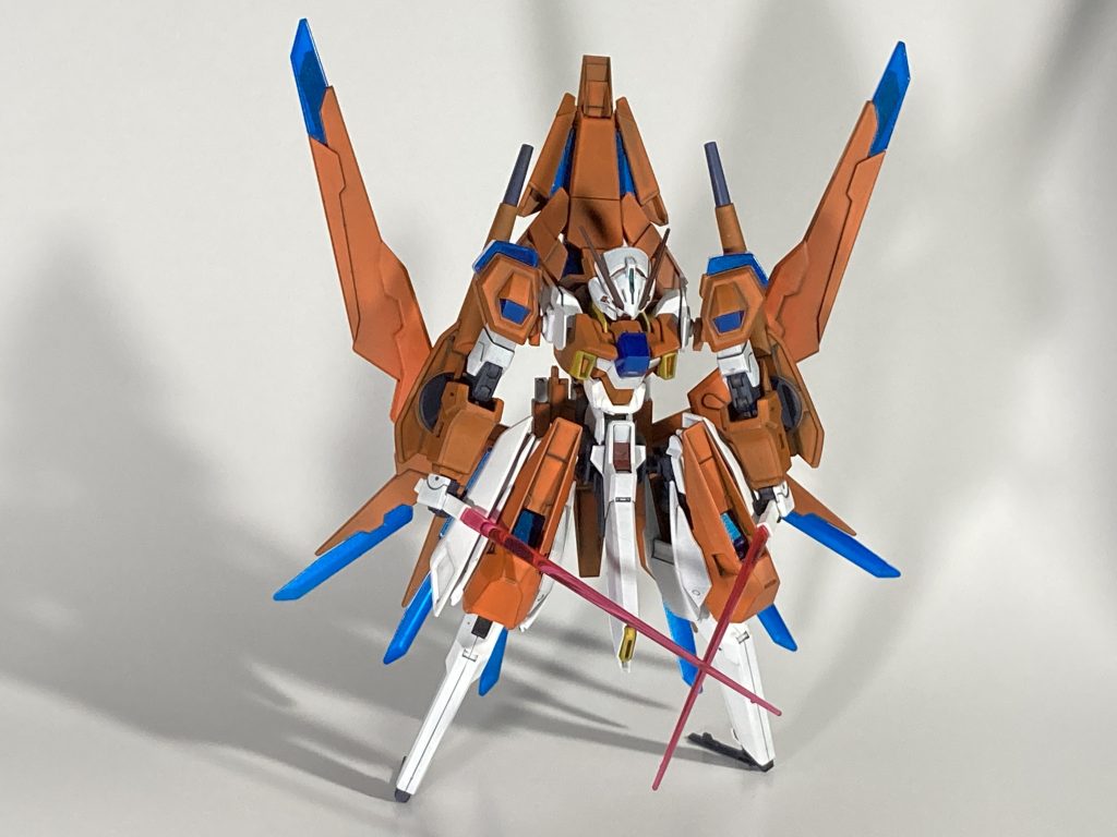 羽を大きく広げるとかなりド派手な印象になりますシンプルですがボリュームは満点です!!