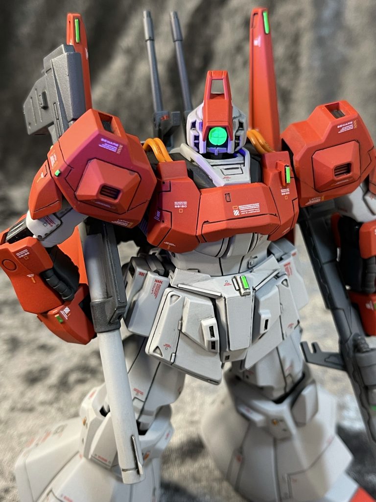 ボディのムーバブルフレームをMK2系の改良型へと変更、それに伴いコクピットも腹部へ移設。頭部の対空装備は目立った効果もみられなかったことから廃止され、センサー・レーダー機能が強化された。ここもMK2系の技術が取り入れられ全面改修となった。各所の装甲はMK2の予備装甲(のコピー)を流用し、一部ワンオフで作製されている。