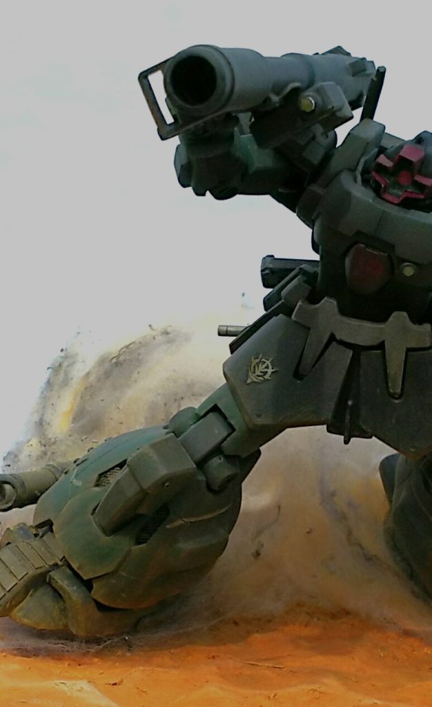 天気の悪い日に撮影したのですが、こっちの方が雰囲気でてるかな？主に右側の靴部分に少しパースつけてあります。マイティジャックのドッグ注水シーンのモデルみたいに、あおりで撮影したかったのですが力不足でした。