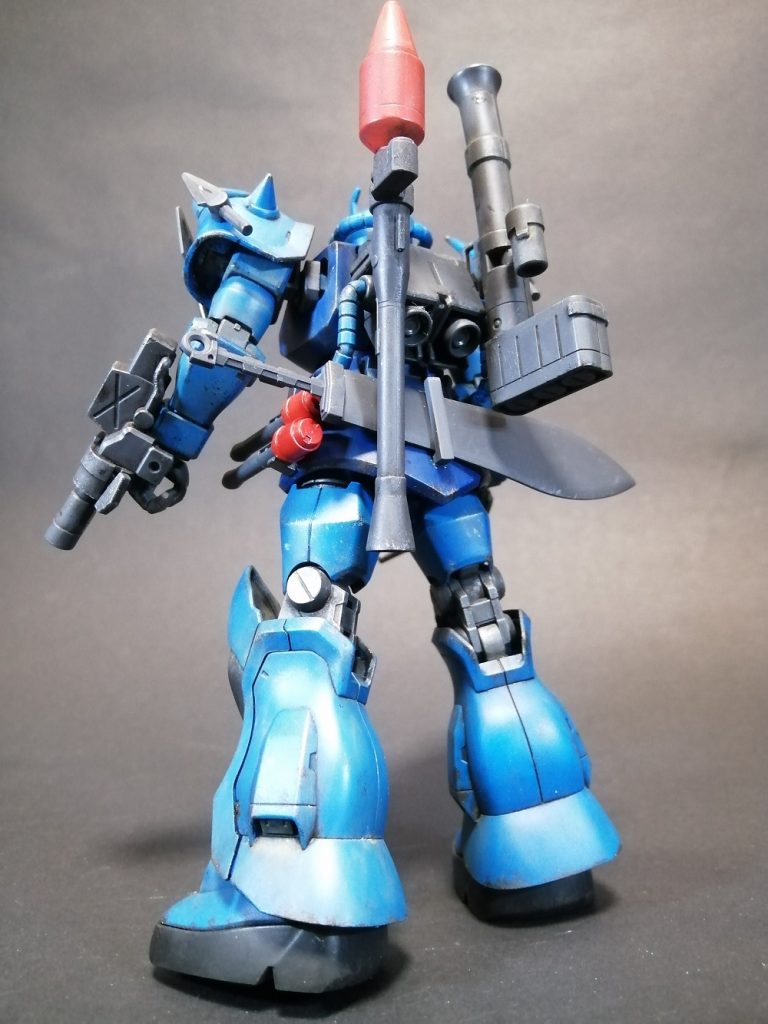 07B3・ラル機。 背部に大口径シュツルムファースト、ショートバズ。 腰部に大型ヒートソードと浪漫武器たくさん。