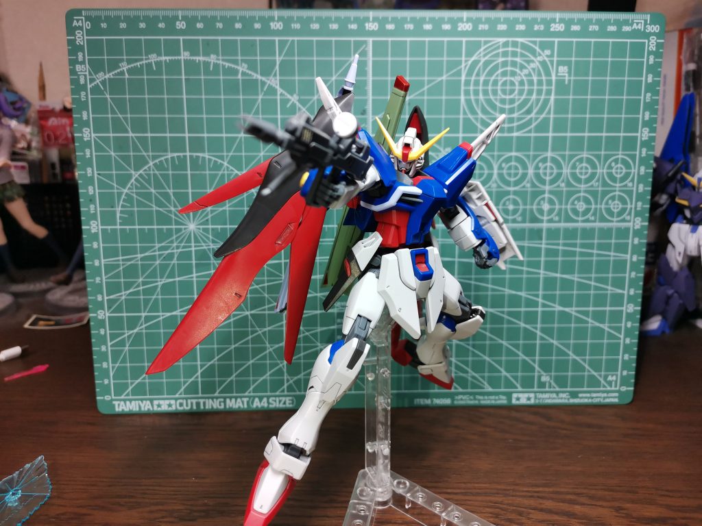 ライフル構えてるポージングシンが乗ってるのを意識して撮りました。