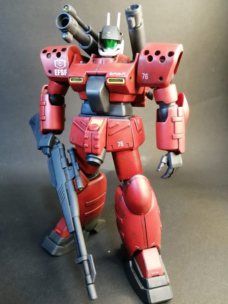 いろんな方の作例見ながら、自分でも出来そうな改良を施してみました。 細い太ももの延長・拡幅。全体的にスリムに見せる為、 腰部アーマーを分割・減幅。 胴部を延伸。 頭部を減幅。 肘部の位置が気になったので切断位置変更。肩アーマー穴開け・位置変更。 キャノン部内部のデコレート。