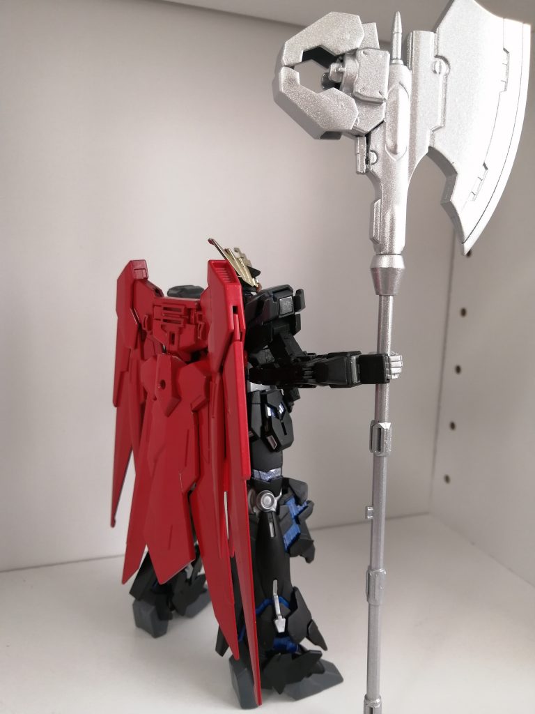 背中のマントはリナシータとジャスティスナイトの背部パーツで作りました。この写真もお気に入りです。