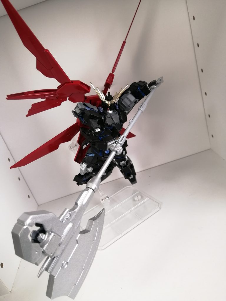 でかい武器はいいですね!マントも開いて、すごく威圧的ですw