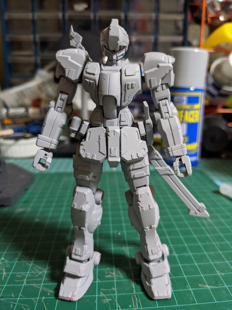 塗装前のジムです。ベースはビルドファイターズのGM/GMで肩と胴体はGBN-ガードフレームを使用しています。