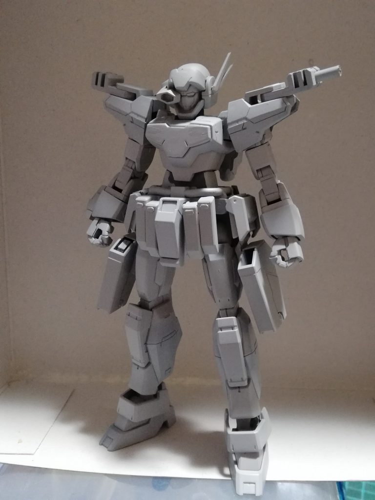 一部パーツを変更してのサフ。前写真よりアデルの特徴を強く出しました。