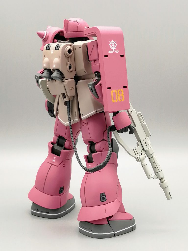 マシンガンのベルトは自然なクセをつけようといじっていたら切れてしまいました。瞬着で接着しましたが一段と曲がりが不自然に...経年劣化でそのうちまたどこか別な場所が切れそうな予感。