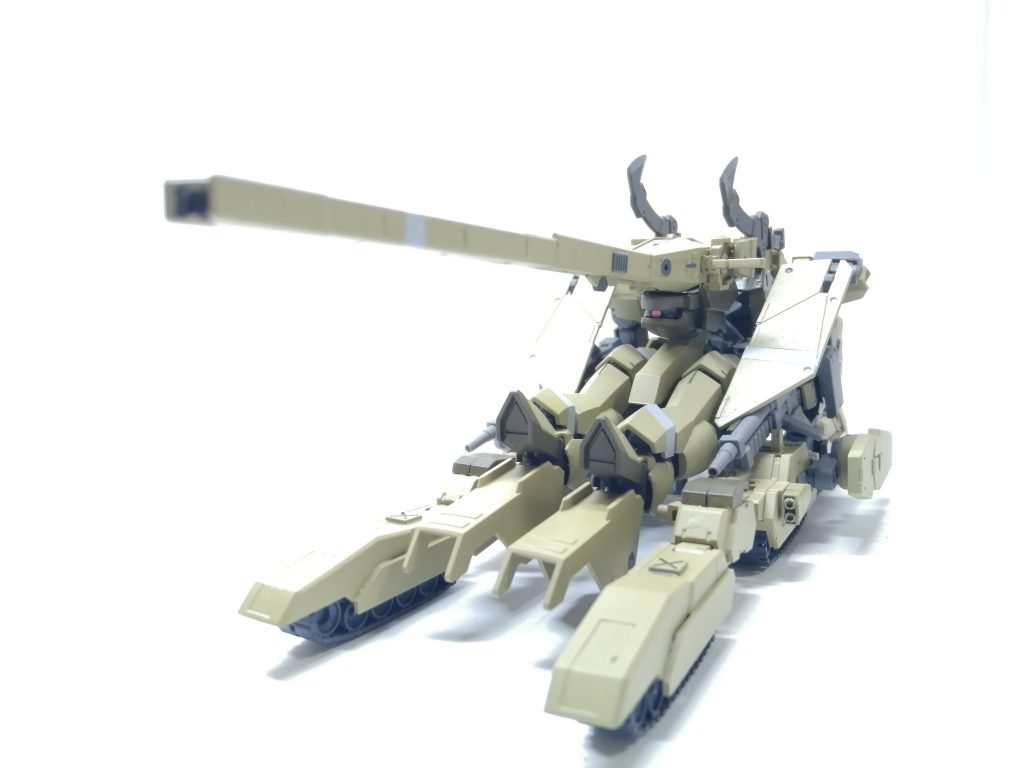変更点としては肩部シールドの追加、履帯の延長、ディティールアップ、パワーショベルの追加、白ラインの追加です
