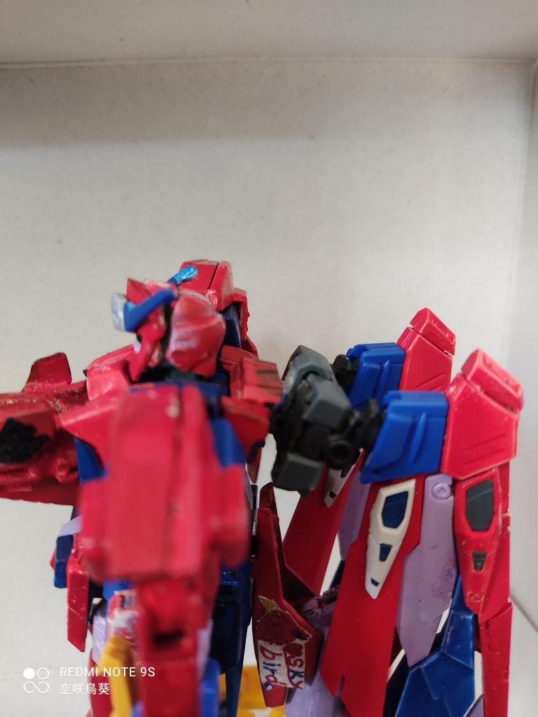 実はヘッド部分もRGウイングガンダムと組み合わせてオリジナルティを出しています。Twitterでも投稿しています。興味がある方はこちらもご覧いただけると有り難いです。https://twitter.com/sorazaki_chouki/status/1447045754971852808?t=dq_6SF-O9-peZ0nHyqdSxA&s=19ここまで見ていただきありがとうございます。また作る機会があれば投稿しようと思います。Youtubeで比較動画を作成したので合わせて閲覧頂ければ幸いです⸜(* ॑꒳ ॑* )⸝♪⋆*https://youtu.be/pjjA4_Tev50