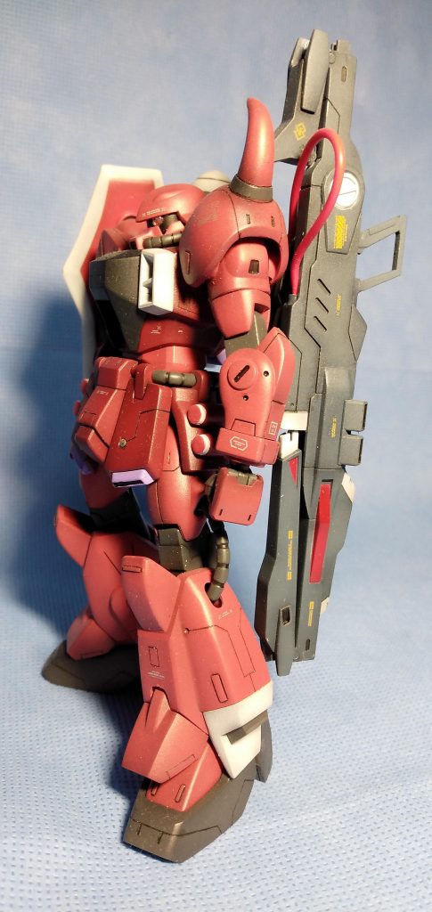 本体自体は素組み、全体に筋彫りをほどこしてあります。