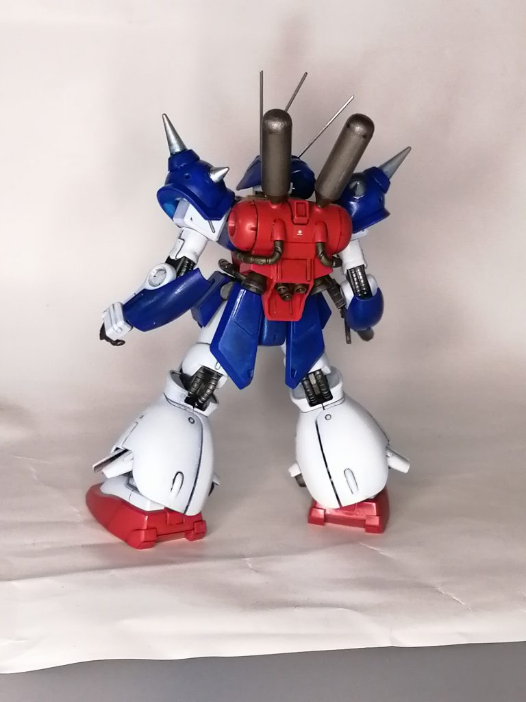 バックパックにプロペラントタンクを増設。