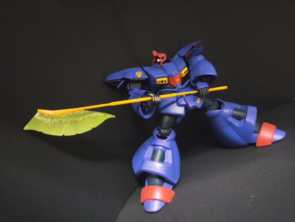 ドライセンといえばこのロングビーム・トマホーク!肩関節をボールジョイントに改造したことで力強い構え方が可能となりました