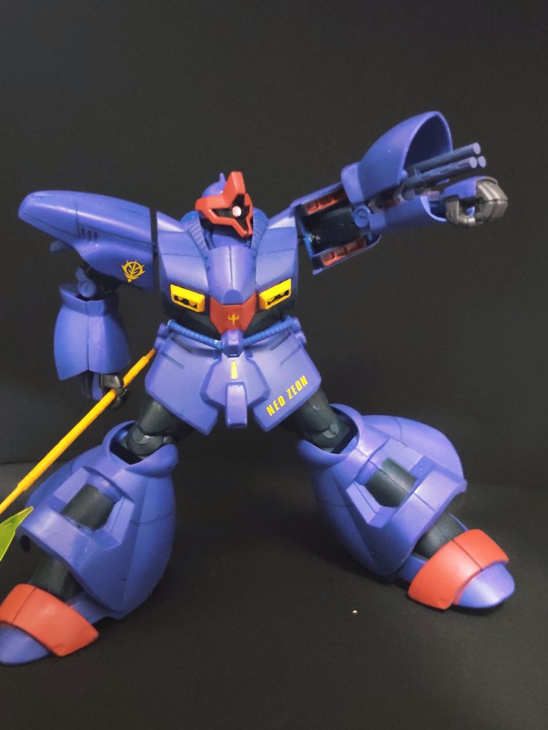 旧キットのドライセンは3連装ビームキャノンの展開状態を差し替え無しで再現できちゃいます