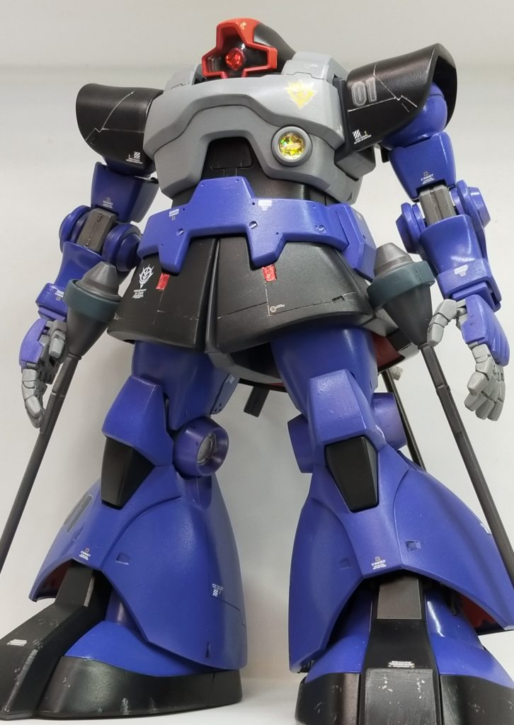 モノアイや胸にラピーテープを貼って光らせてます。