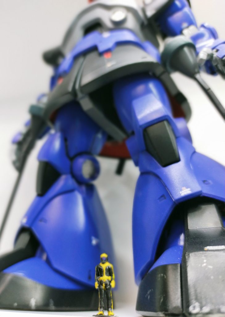 パイロットはザクか何かの余剰品を使用。