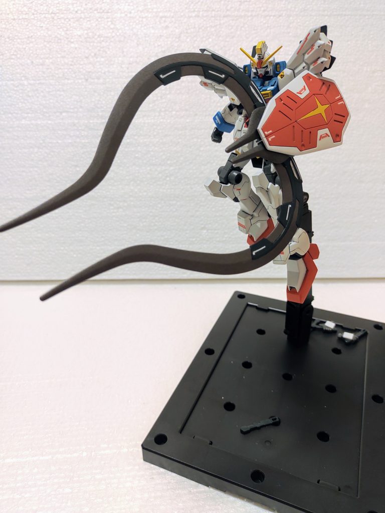 クロスクラッシャーはやはり迫力がありますね。サンドロックはWガンダムで一番好きなMSです。