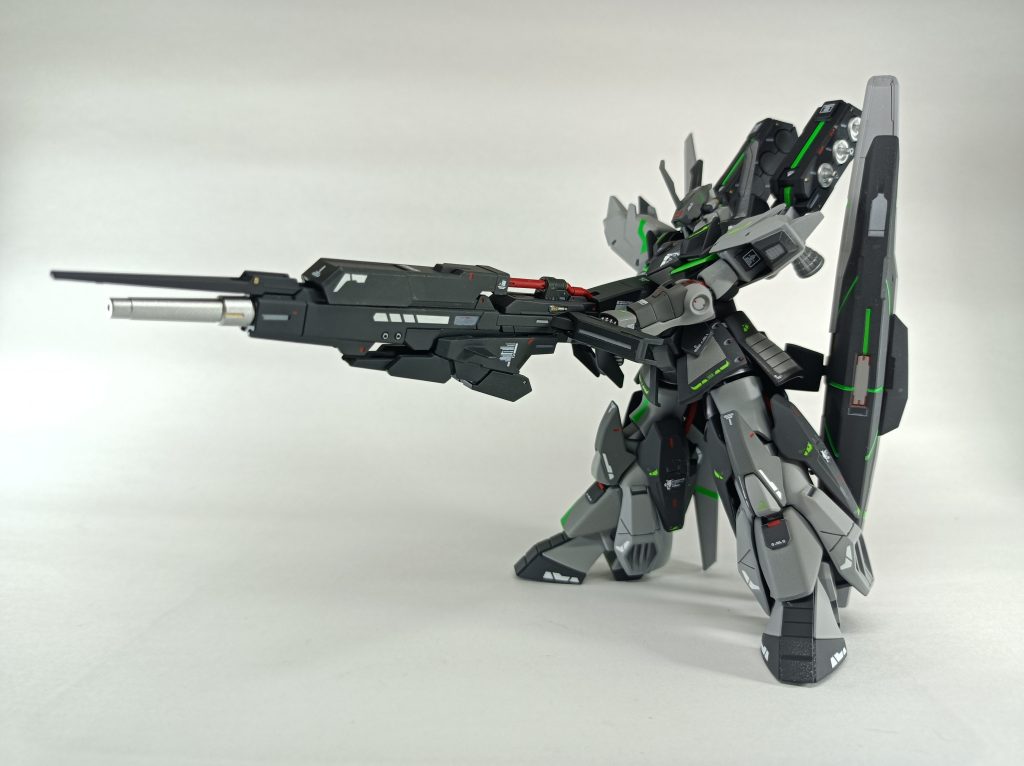 ハイパー・メガ・ランチャーⅡZガンダムのハイメガランチャーを改良連発はできないが一撃の威力は従来を上回る