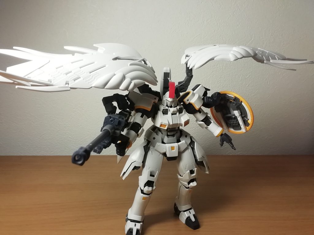 自立はしますがより自由なポージング維持の為にテコ入れしようと思ってるところです。プレバンのMGトールギスFはどんな感じなのでしょうかね期待と興奮