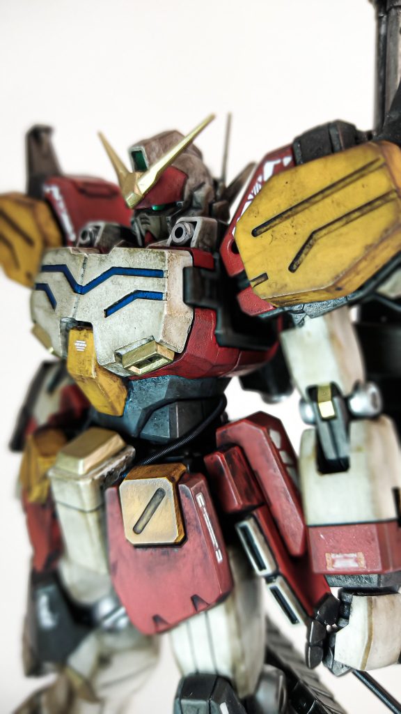 以上です。ここまでご覧いただきありがとうございます。ヘビーアームズはずっとミリタリーイメージが強かったのですが、実際に組んでみると武装もカラーリングも派手でスーパーロボット色が強い機体でした。作ってみて良かったと思います。良ければ過去作も見てやってください。